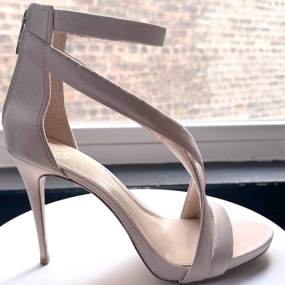 🌸VINCE CAMUTO🌸 Imagine-Devin Sandals size: 8 - Picture 5 of 16